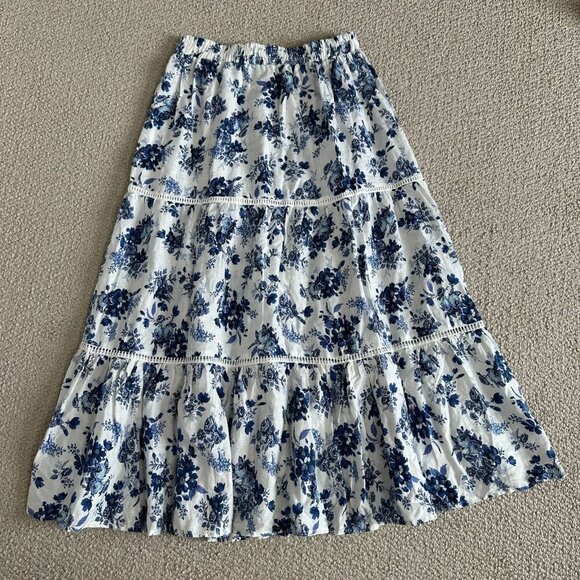 Cupcakes and Cashmere Tiered Midi Skirt White Blue Floral Cottagecore Large - Picture 3 of 11